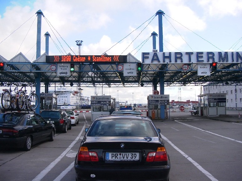 Zufahrt zum Fährterminal in Rostock