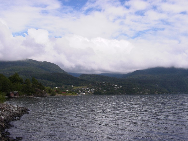 Blick über den Saudafjord nach Sauda